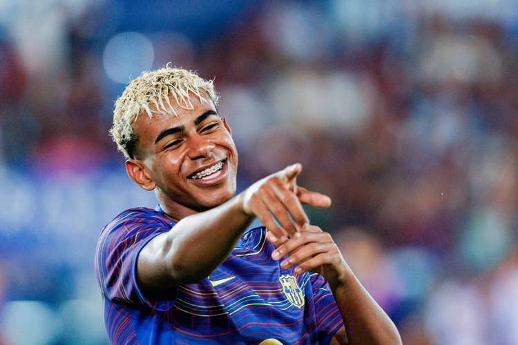 德容：卡瓦哈尔可以私下和亚马尔谈 而不是在场上